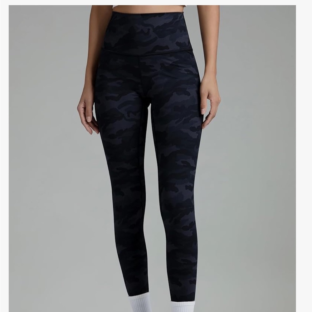 Colorfulkoala Black Camo Leggings